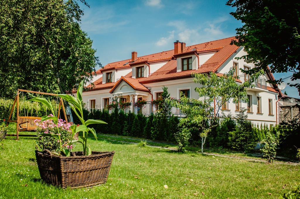 Pod Kolumnami Hotel Pilica Exterior photo
